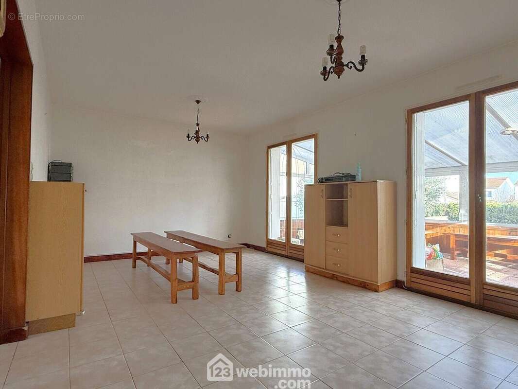 Avec accès direct... - Maison à JAUNAY-CLAN