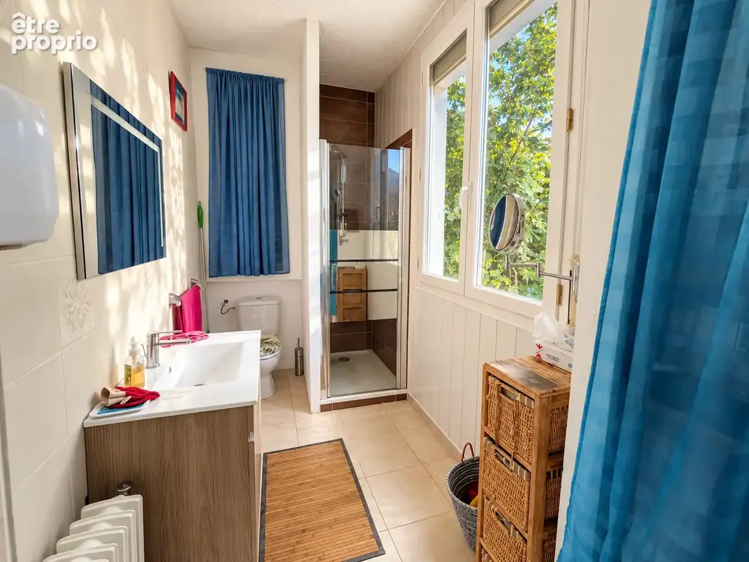Vend propriété sud de la France à Agde, proche de la mer, villa 3chambres, garages, piscine et grand terrain - photo 12