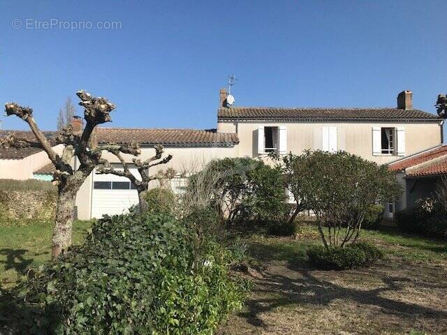 Maison à BOIS-DE-CENE