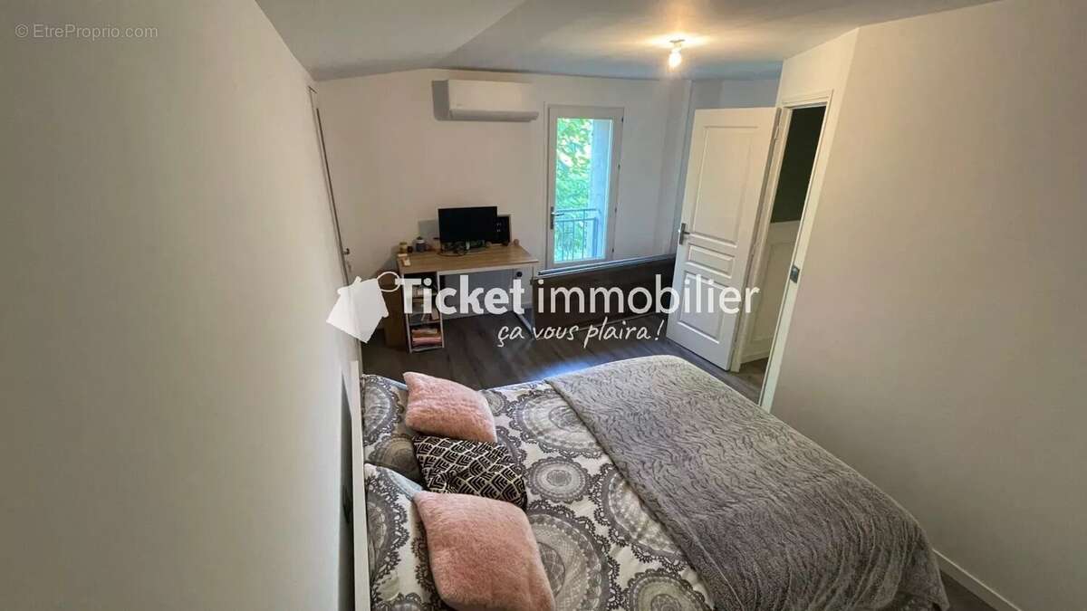Maison t3 92m2 avec garage, jardin de 466m2, climatisation, travaux recents etc ... - photo 10