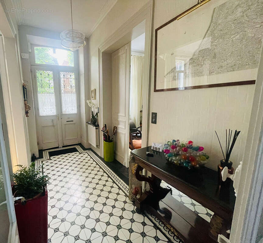 Maison  300 m2 - photo 4
