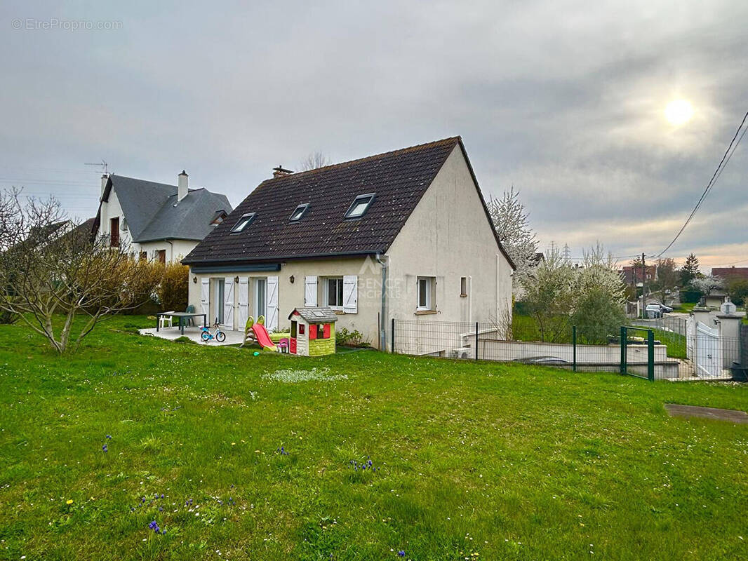 Maison à CHAPET