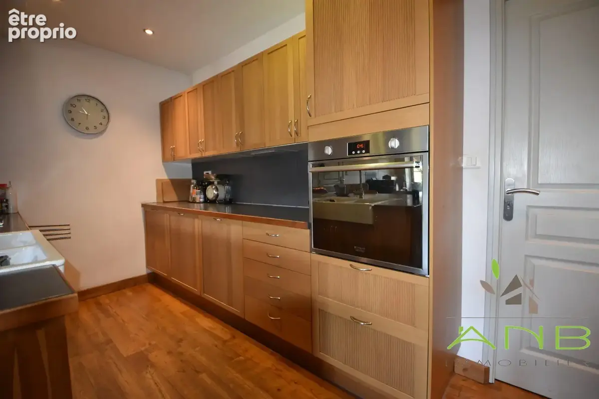 Maison 321 m² à Montbron  - photo 6
