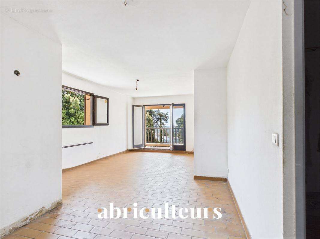 appartement 40m2 en vente dans le Quartier Saint Jacques Grasse (06130) - photo 2