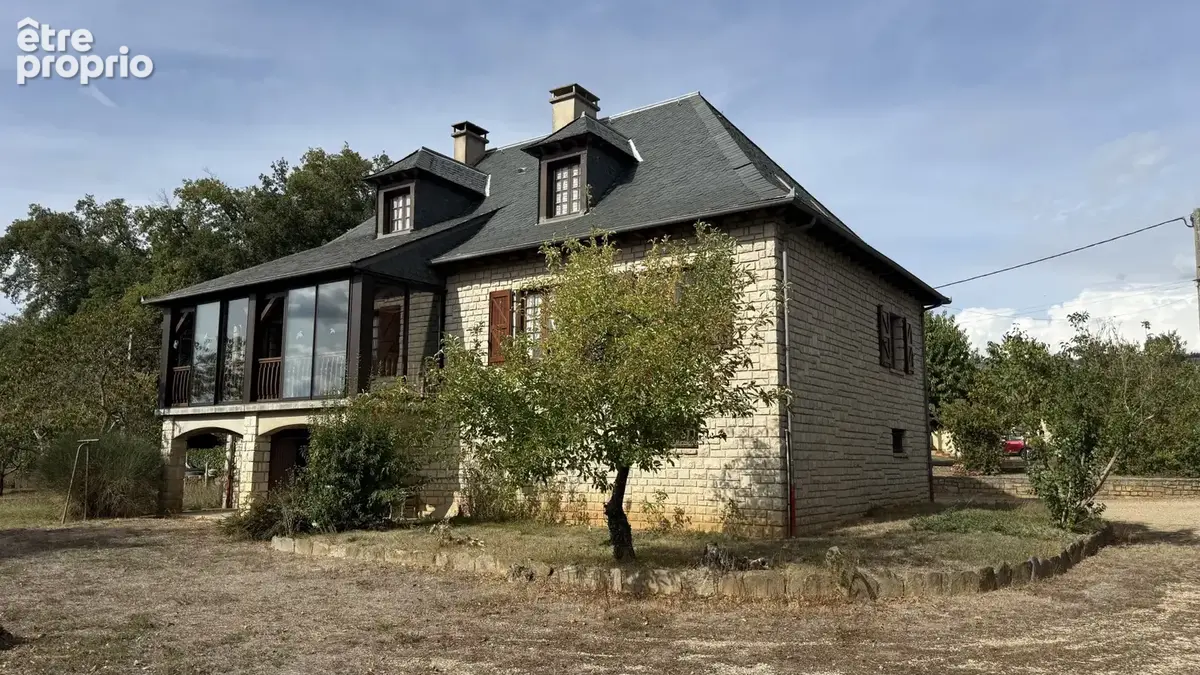 Maison cossue avec dépendance et grand terrain - photo 19