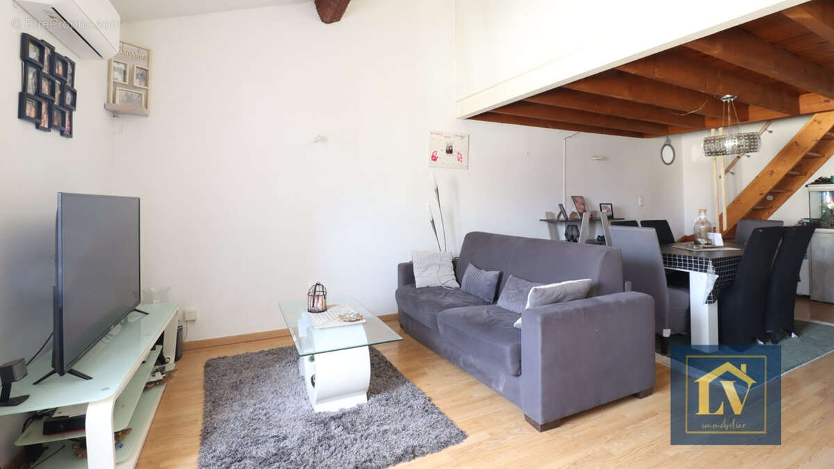 Appartement à PEZILLA-LA-RIVIERE