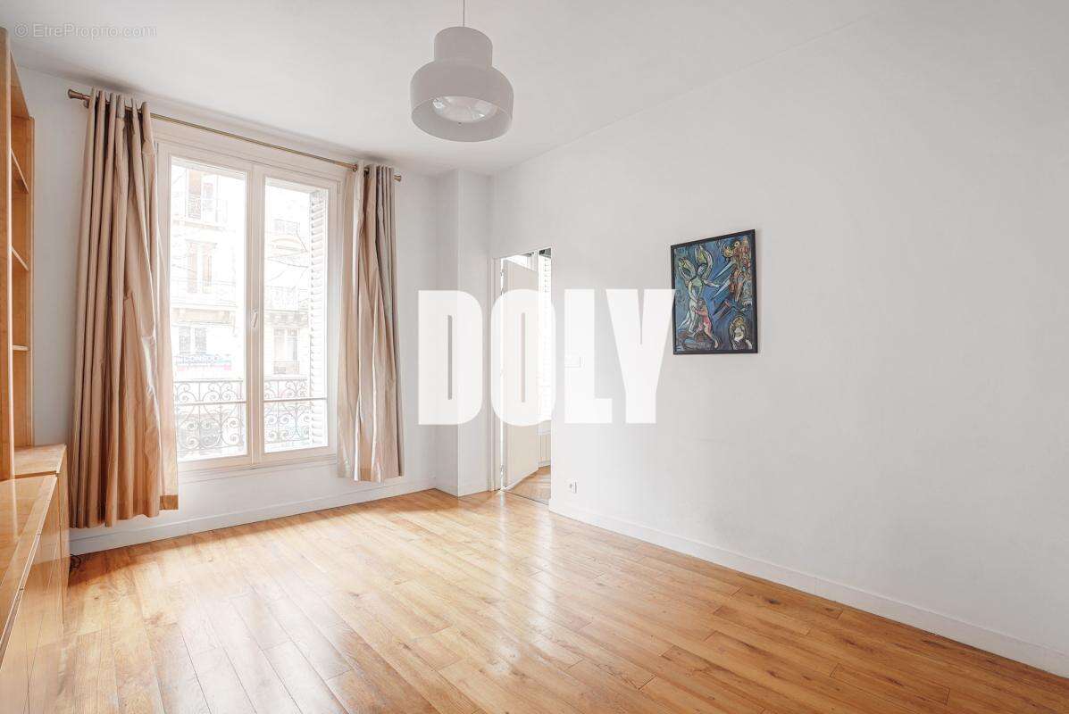 Appartement à PARIS-3E
