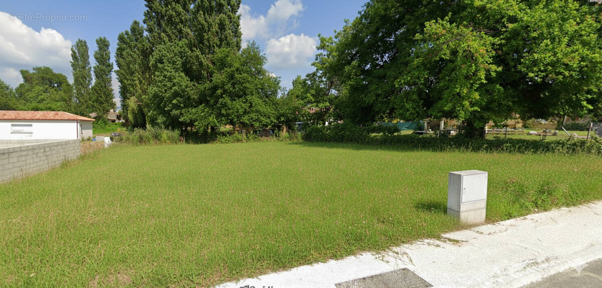 Terrain à CUBNEZAIS