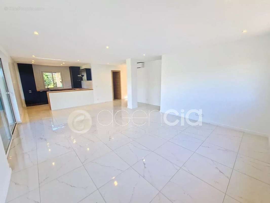 Appartement à VALBONNE