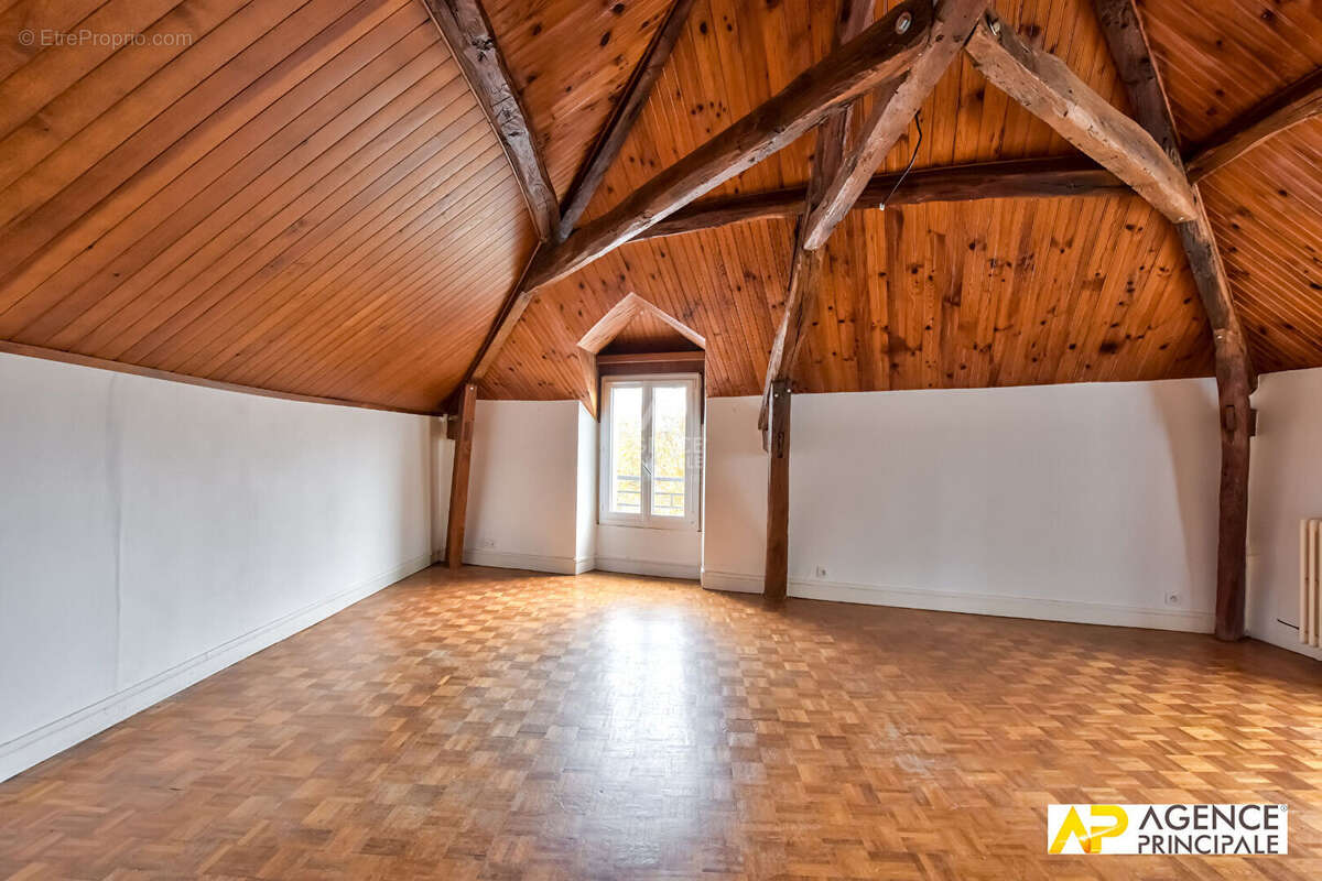 Appartement à MAISONS-LAFFITTE