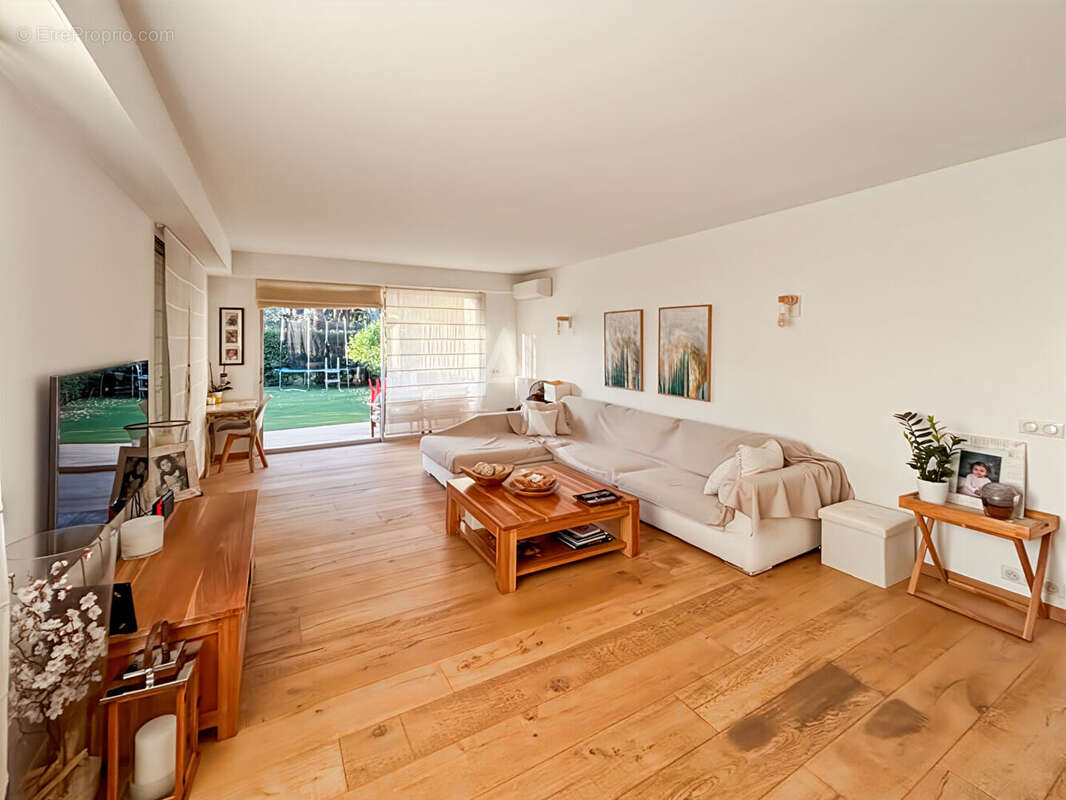 Appartement à LE CANNET