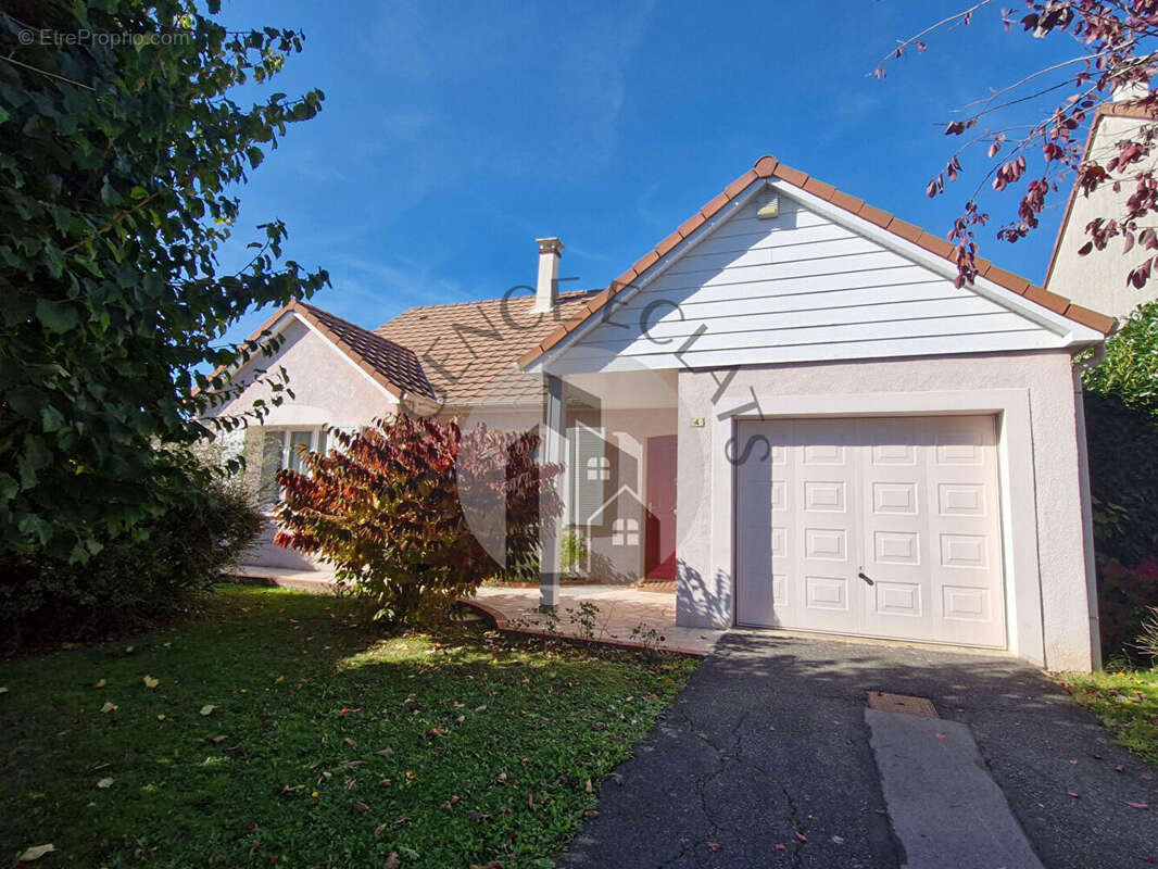 Maison à MONTEVRAIN