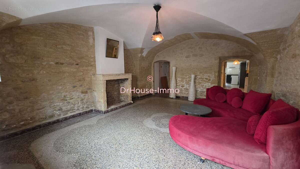 Maison 190 m² à Remoulins  - photo 6