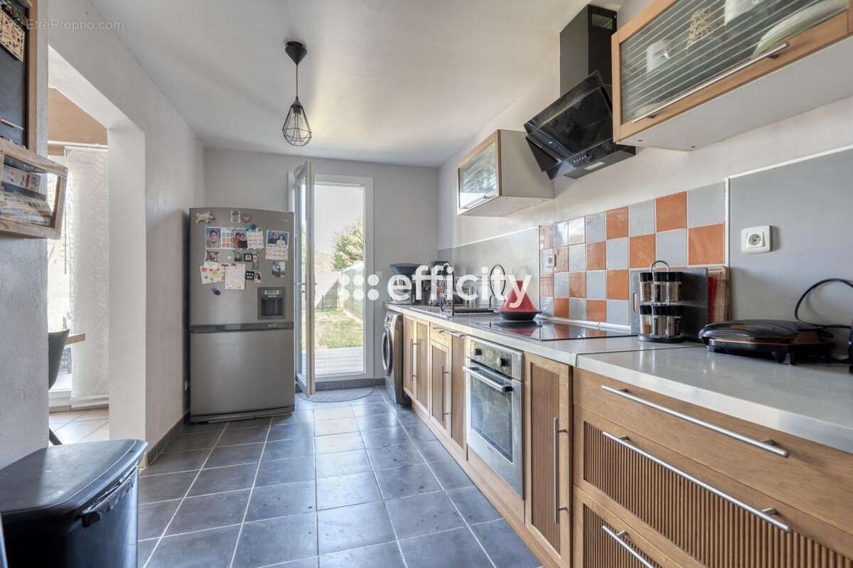 Maison à COMBS-LA-VILLE