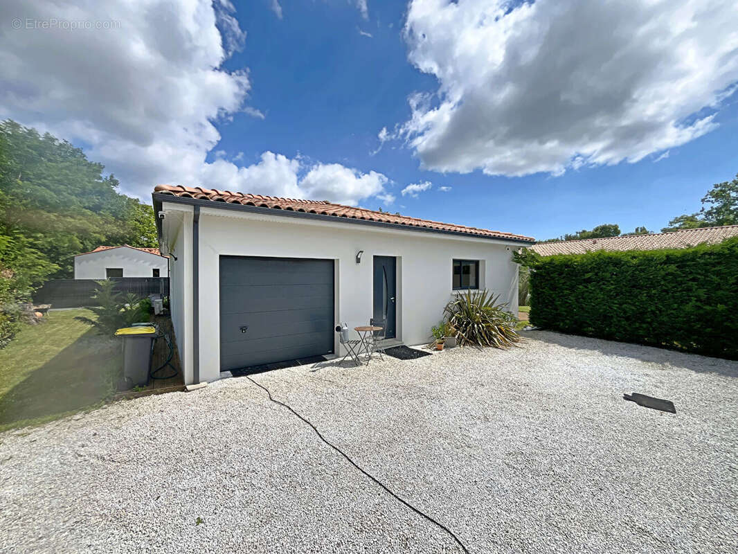Maison Breuillet 4 pièce(s) 99 m2 - photo 14