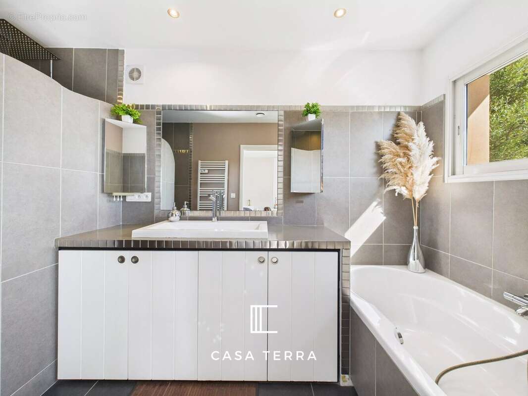 Maison à PORTO-VECCHIO