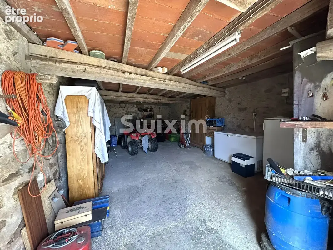 Corps de ferme rénové avec dépendances sur 12 600 m² de terrain - photo 13