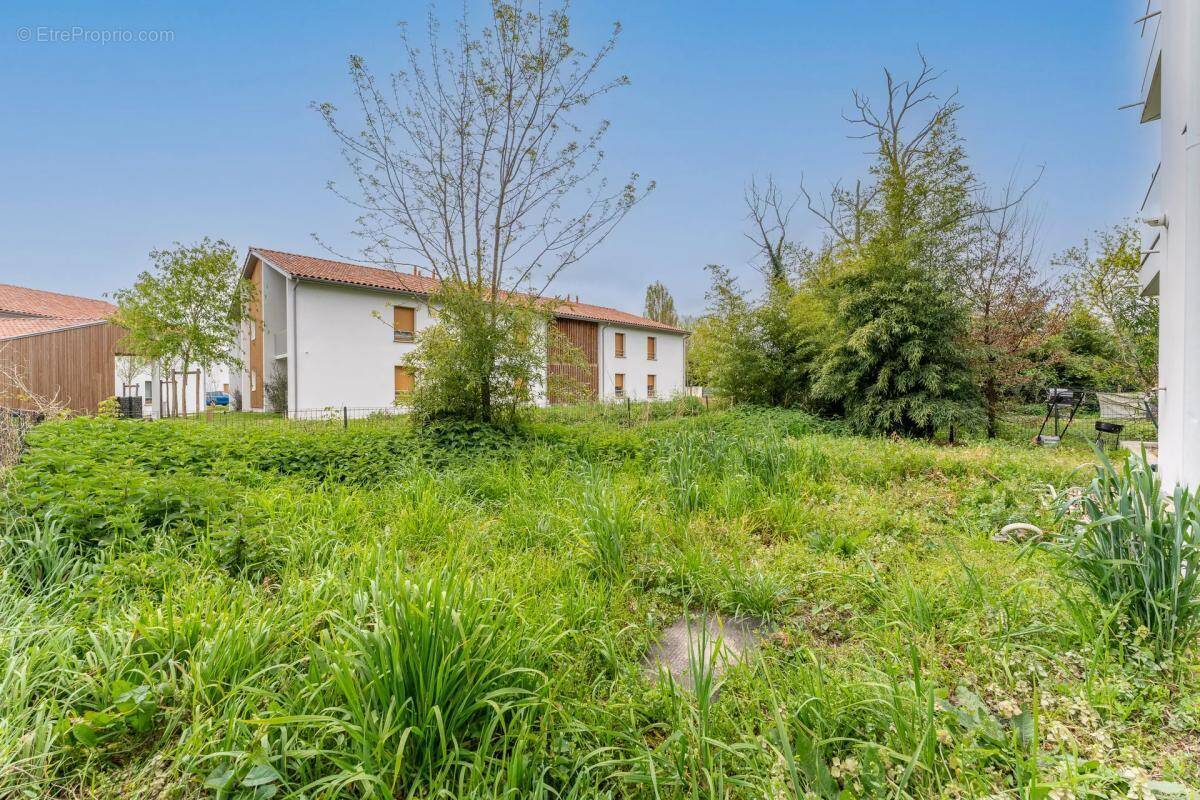 Appartement à PAREMPUYRE