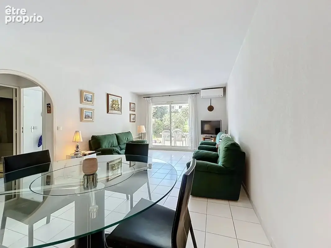 Cannes rez-de-jardin : 2 pieces 49,86 m² + cave + garage ferme - photo 5