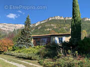 Maison à LAVAL-D'AIX
