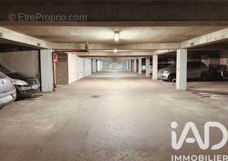 Photo 7 - Parking à PARIS-11E