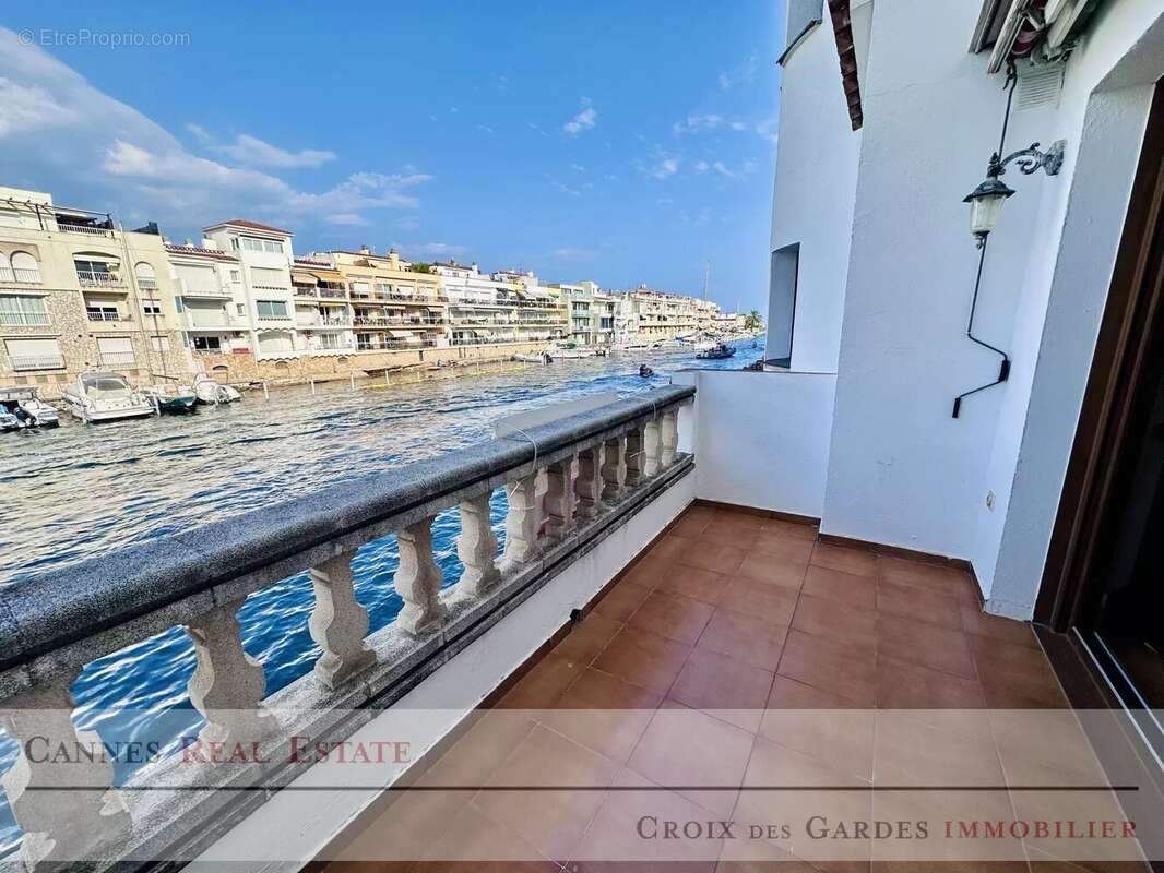 Empuriabrava – Marina : Maison 3 pièces de 162 m² avec garage traversant et place de port privée pour bateau 10 à 11 m - photo 19