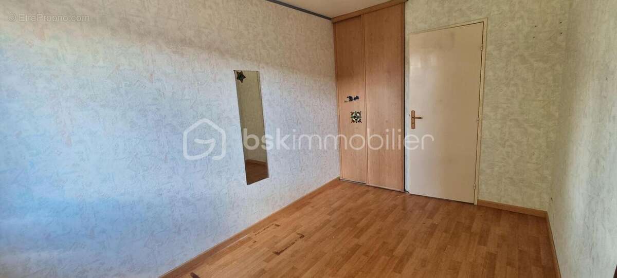 Maison à LIVRY-LOUVERCY