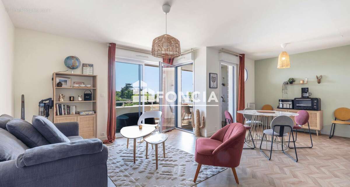 Châtelaillon-Plage. Niché au sein d’une résidence de standing avec ascenseur, cet appartement vous offre une vue imprenable sur  - photo 3
