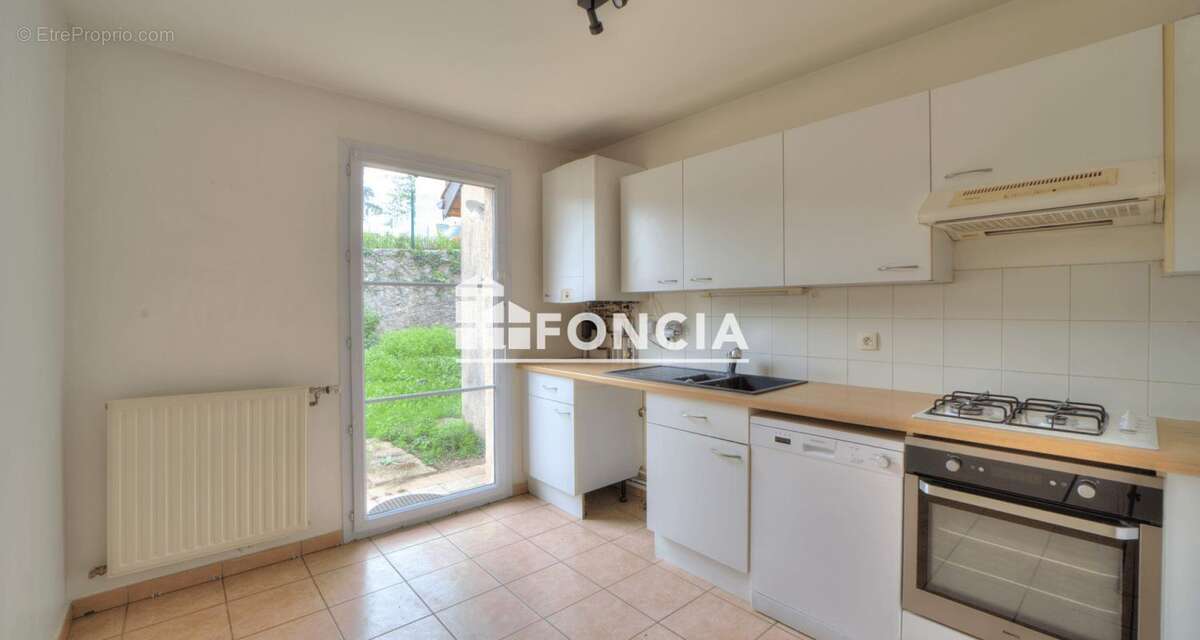 Maison à SAINT-GENIS-POUILLY