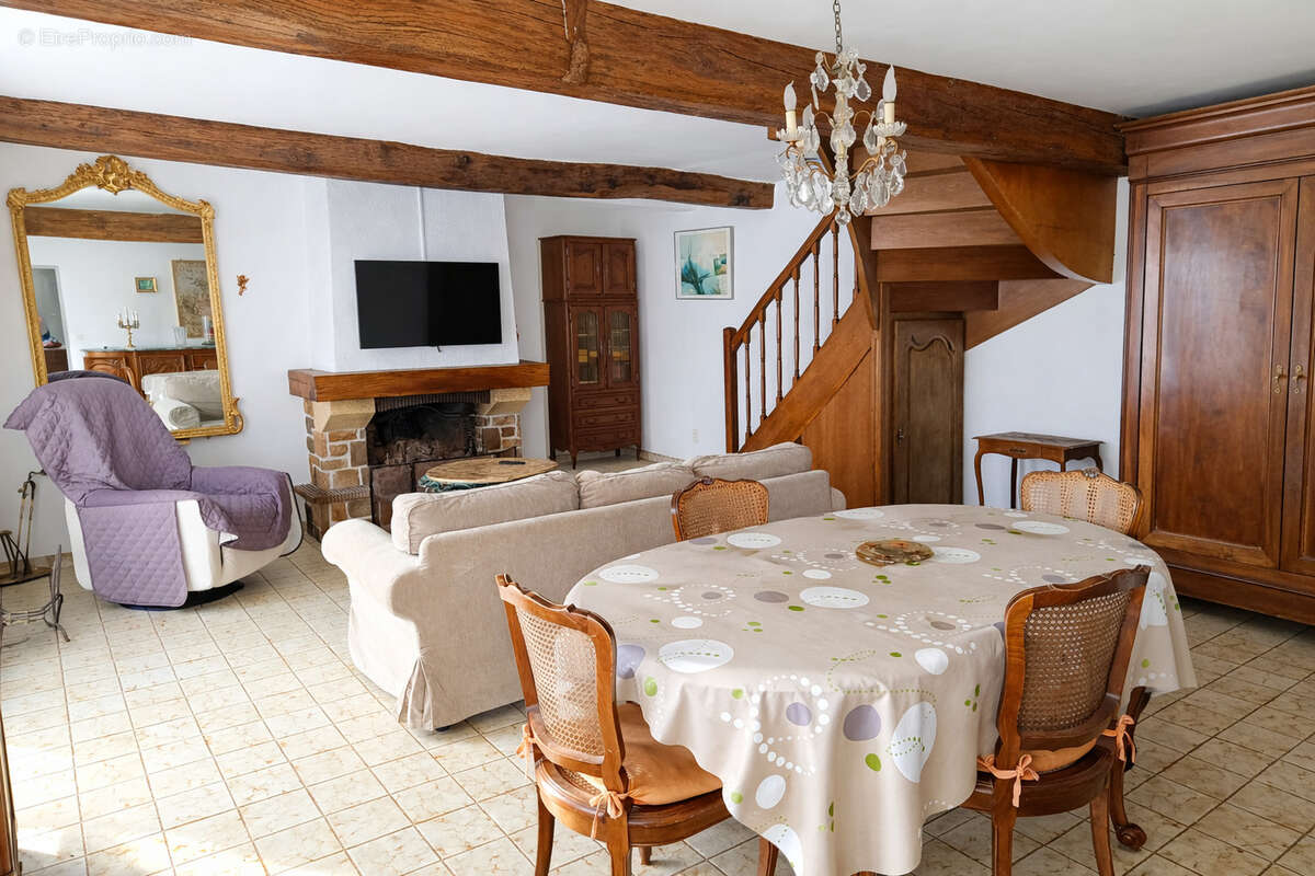 Maison à CINQ-MARS-LA-PILE