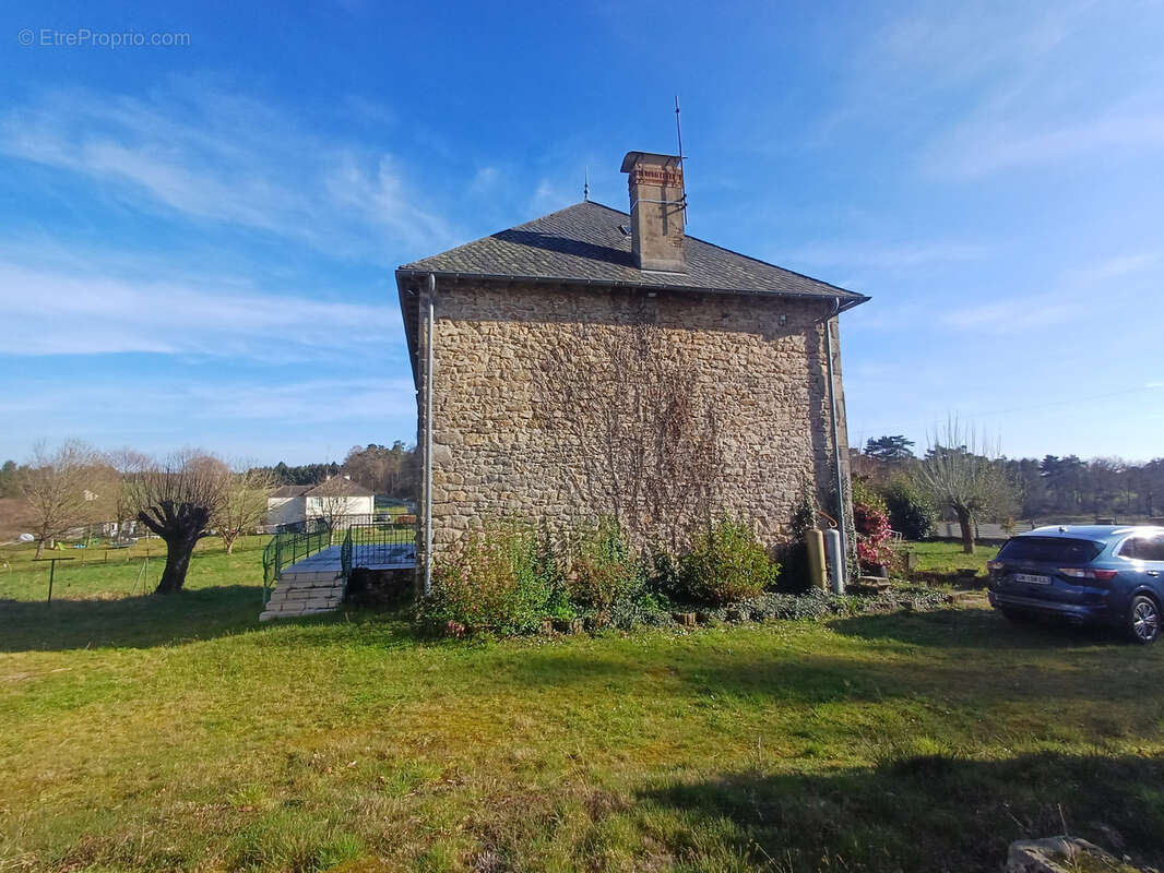 Maison à SAINT-PRIVAT