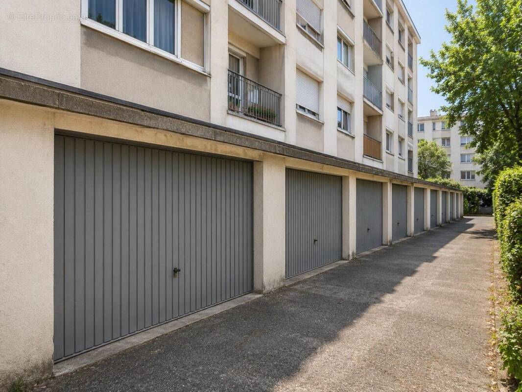 Photo 1 - Parking à PERPIGNAN