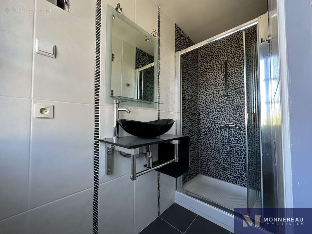 Appartement à BARBEZIEUX-SAINT-HILAIRE