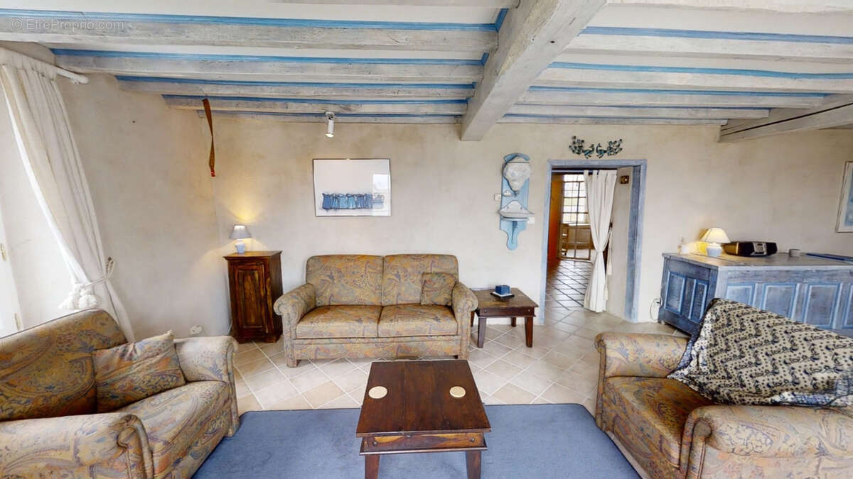 Maison à VOLLORE-VILLE