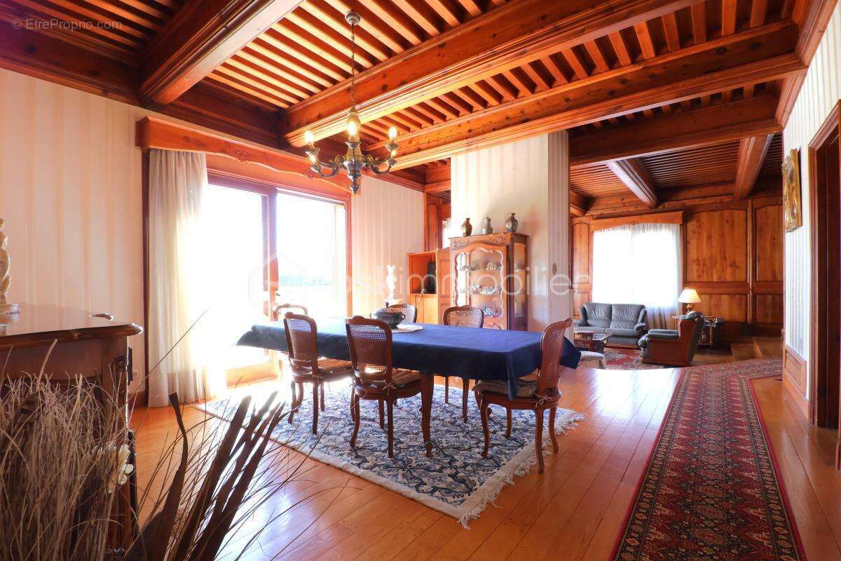 Propriété 7 pièces, 230 m² et 9070 m² de terrain - photo 8