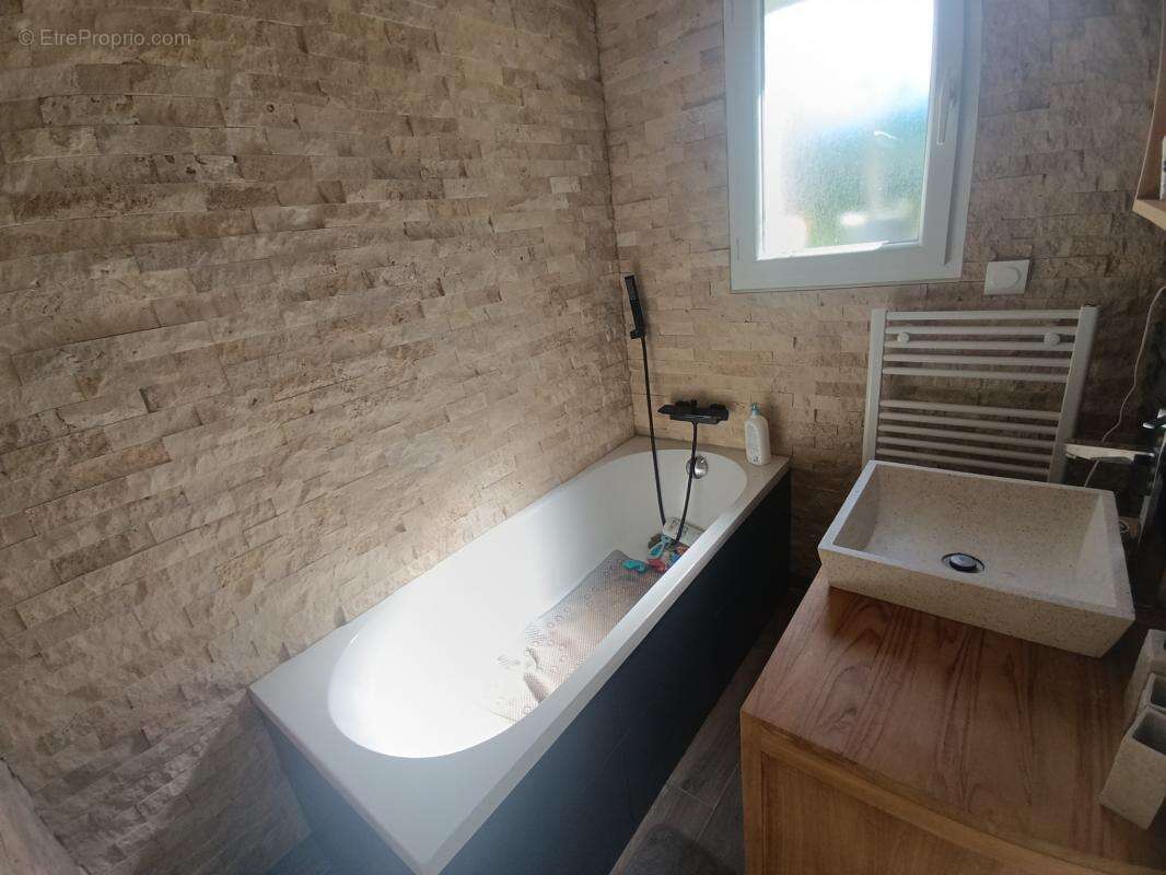 Maison à COULANS-SUR-GEE