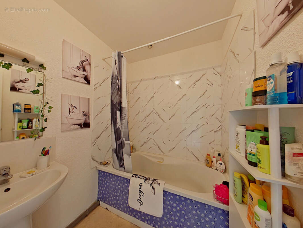 Maison à AVAILLES-LIMOUZINE