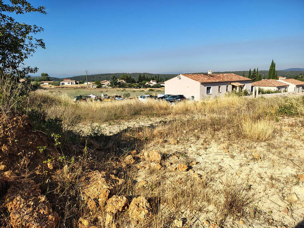 Tavernes, terrain constructible viabilisé de 1000m2 Plein Sud  vue campagne à Tavernes - photo 2