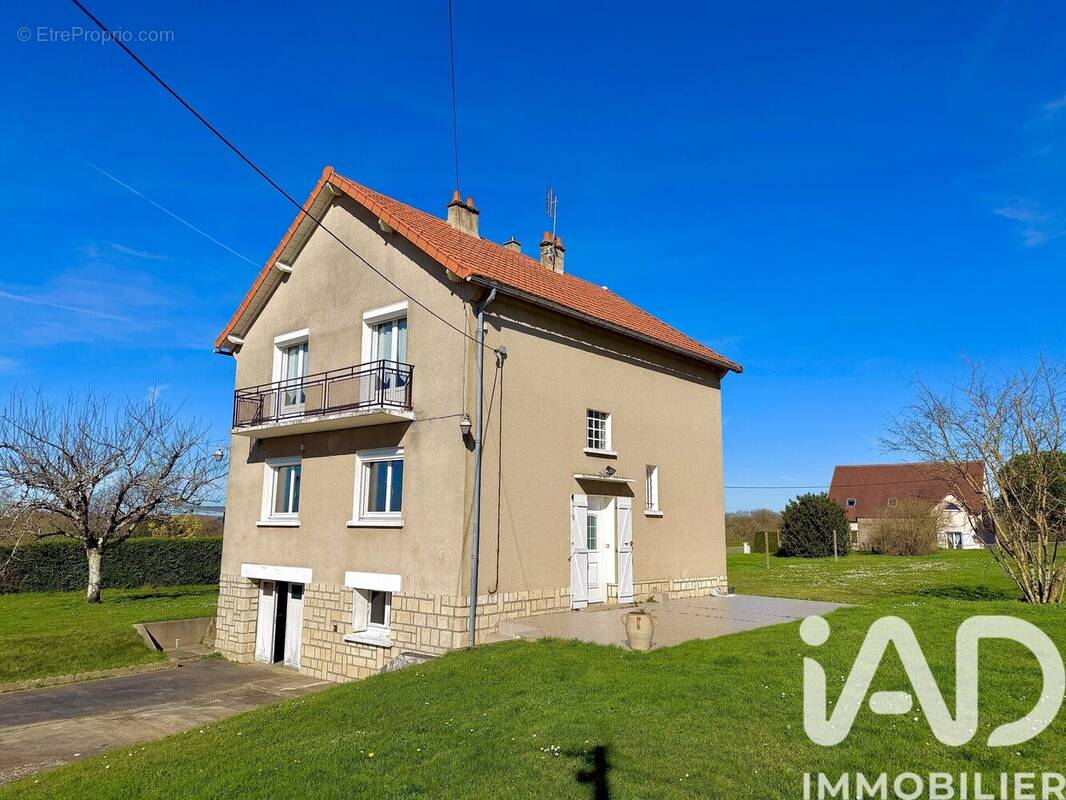 Photo 1 - Maison à LA TRIMOUILLE