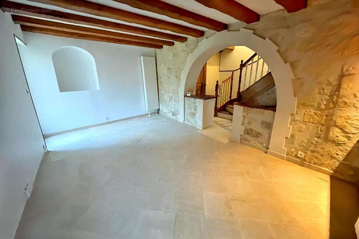 Maison à NESLES-LA-VALLEE