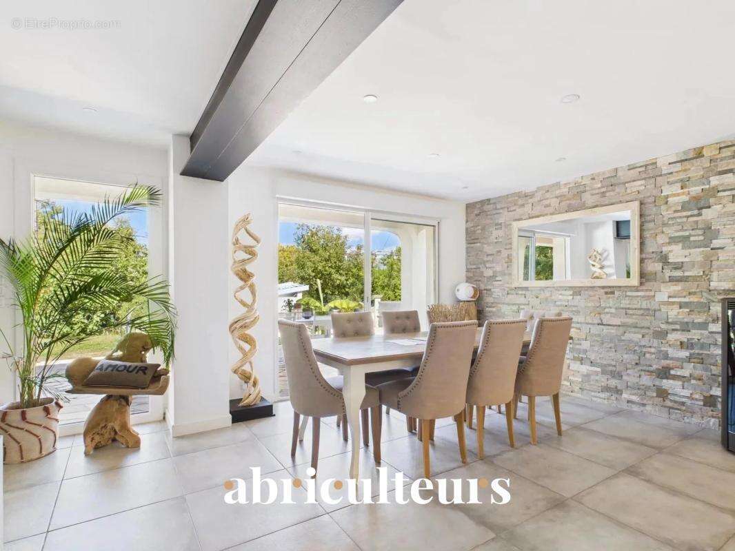 Maison à CALLIAN