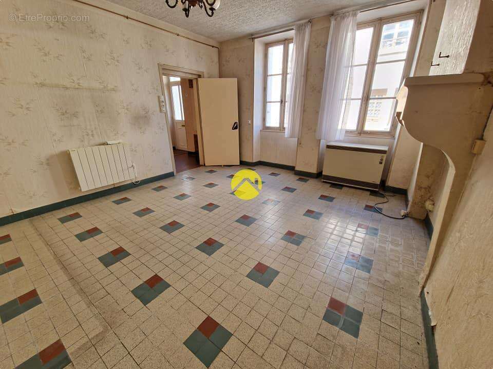 Maison à LES AIX-D&#039;ANGILLON