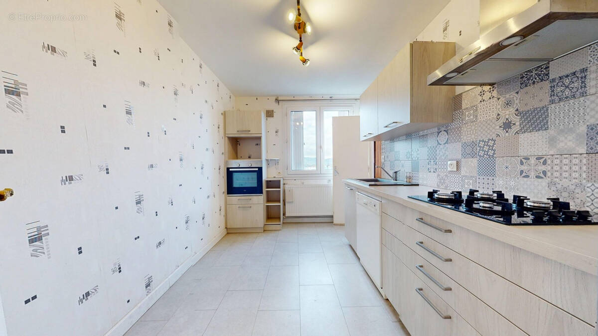 Appartement à SAINT-ETIENNE