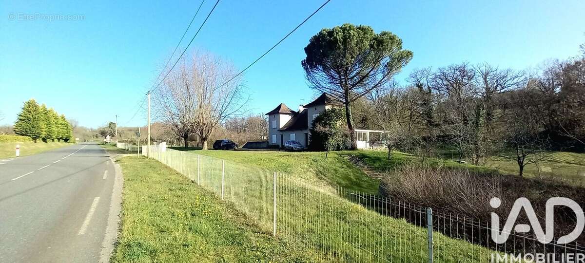 Maison 146 m² à Aynac  - photo 2