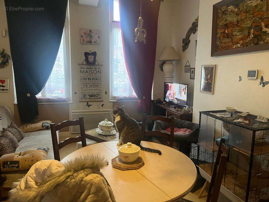 Appartement à LA FERE