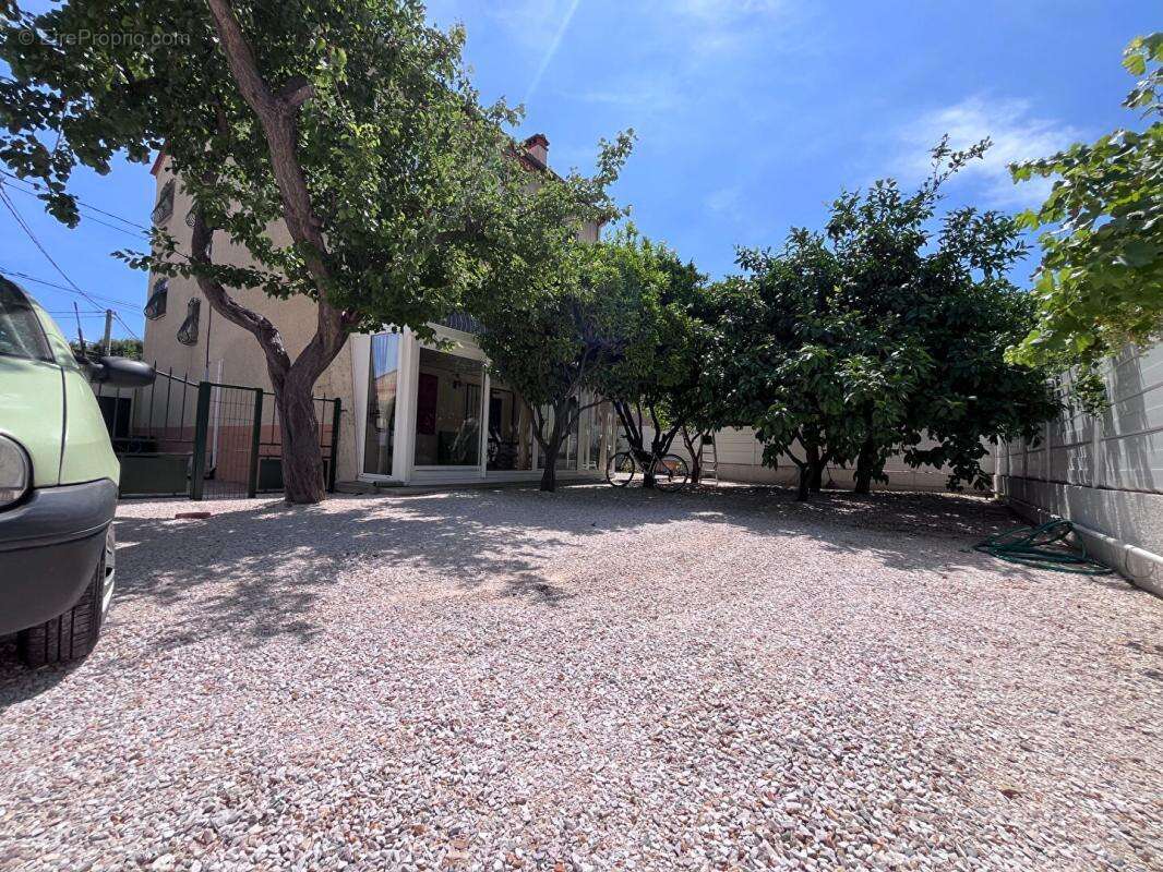 Magnifique appartement de type T2 en rez-de-chaussée avec jardin de 170 m² sans vis-à-vis et véranda de 20 m² - photo 3