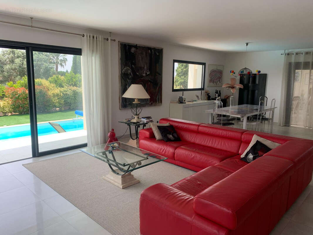 Maison à NISSAN-LEZ-ENSERUNE