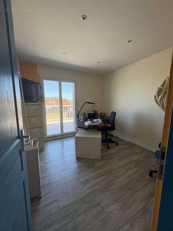 Maison 105 m² à Corent  - photo 18