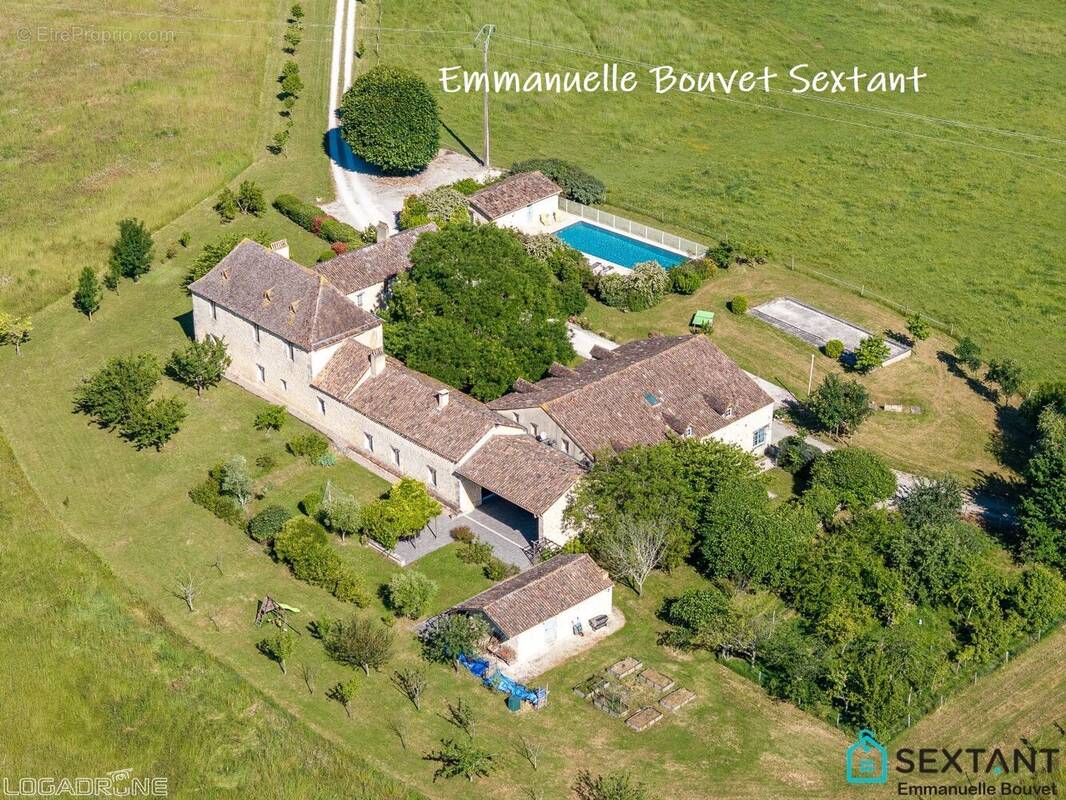 Maison 18 pièces 545 m² · à Bergerac · 545 m² · 1 450 000 €