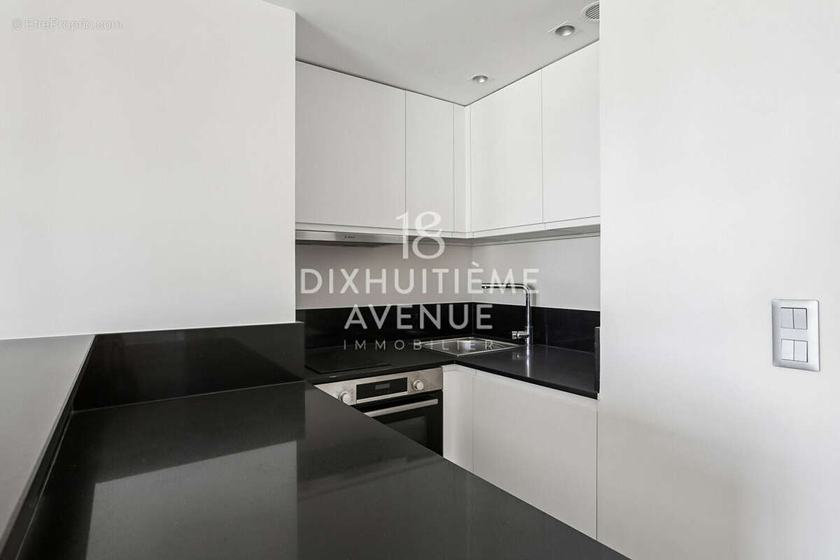 Appartement à PARIS-18E